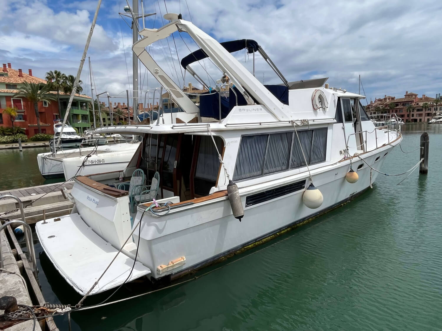 15311-Bayliner-4588-01