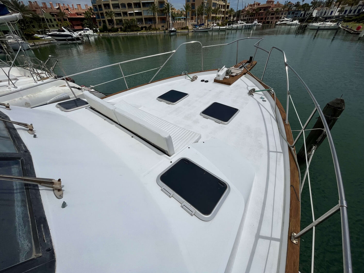 15311-Bayliner-4588-08
